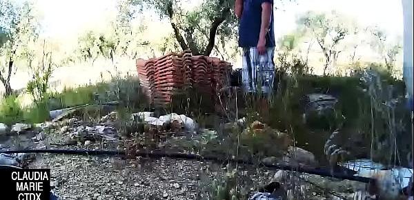  El pepino rural para follar en el campo. La gorda viciosa cachonda